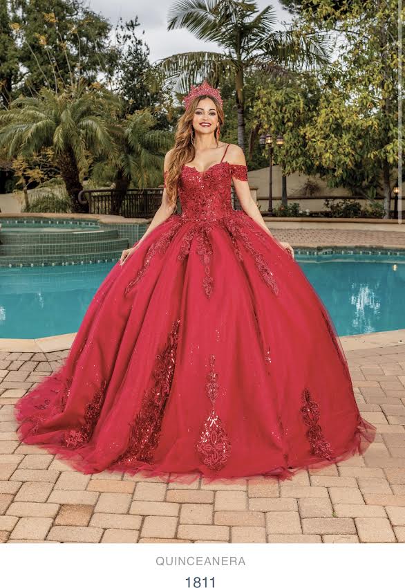 15 & 16 Gown #1811